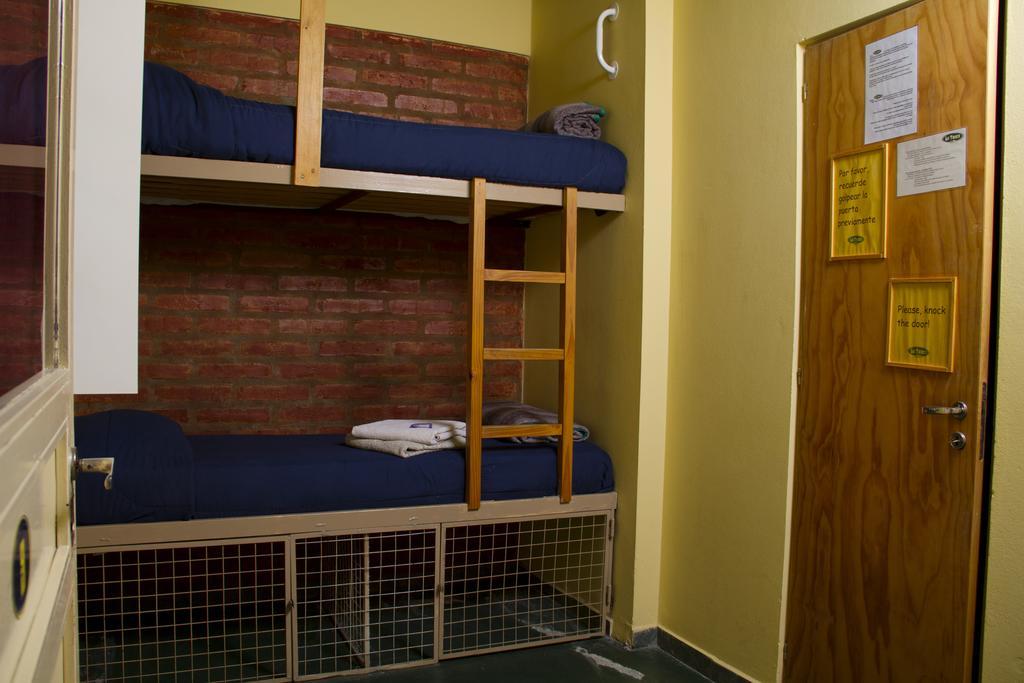 La Tosca Hostel Puerto Madryn Phòng bức ảnh