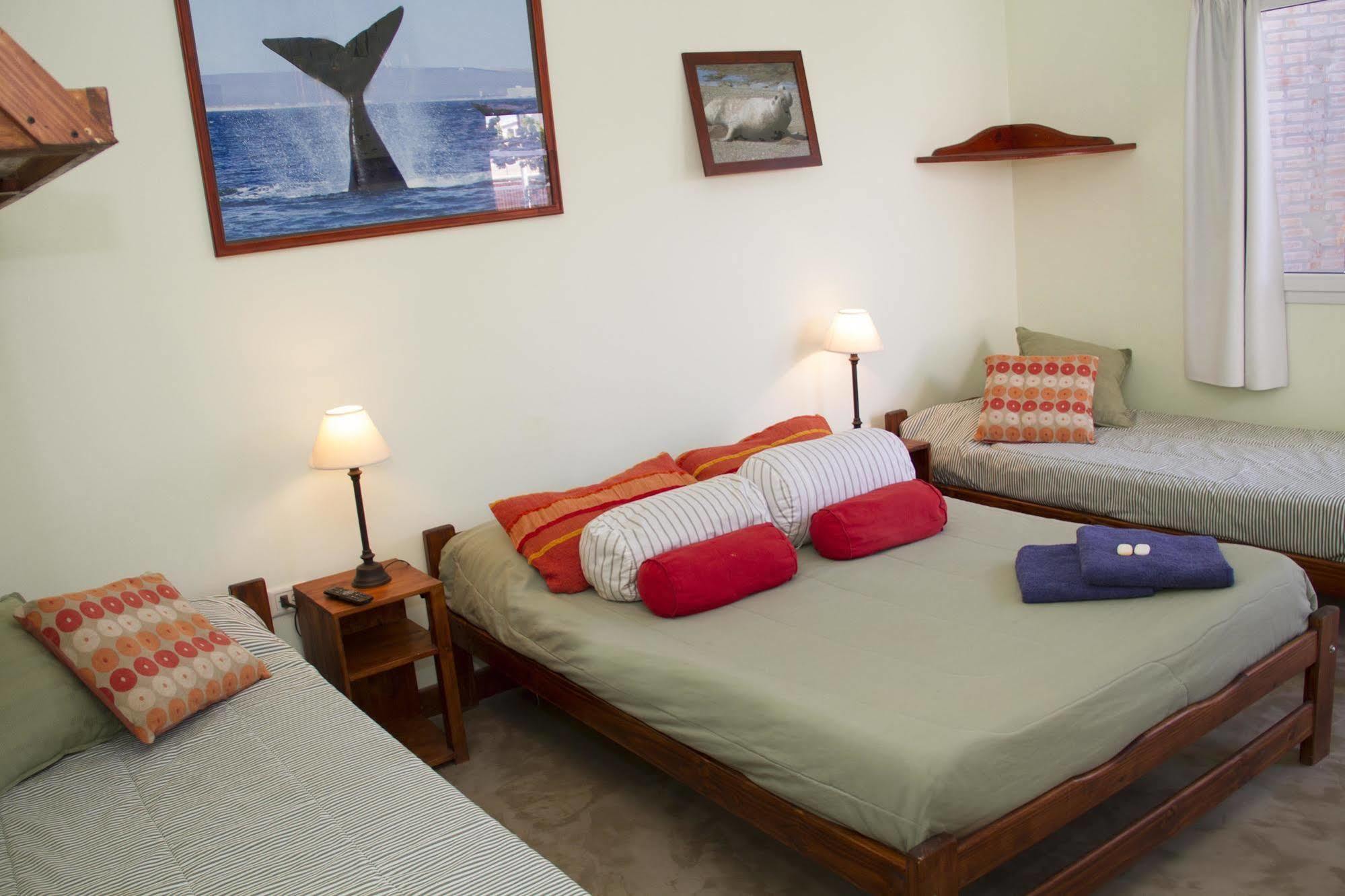 La Tosca Hostel Puerto Madryn Ngoại thất bức ảnh
