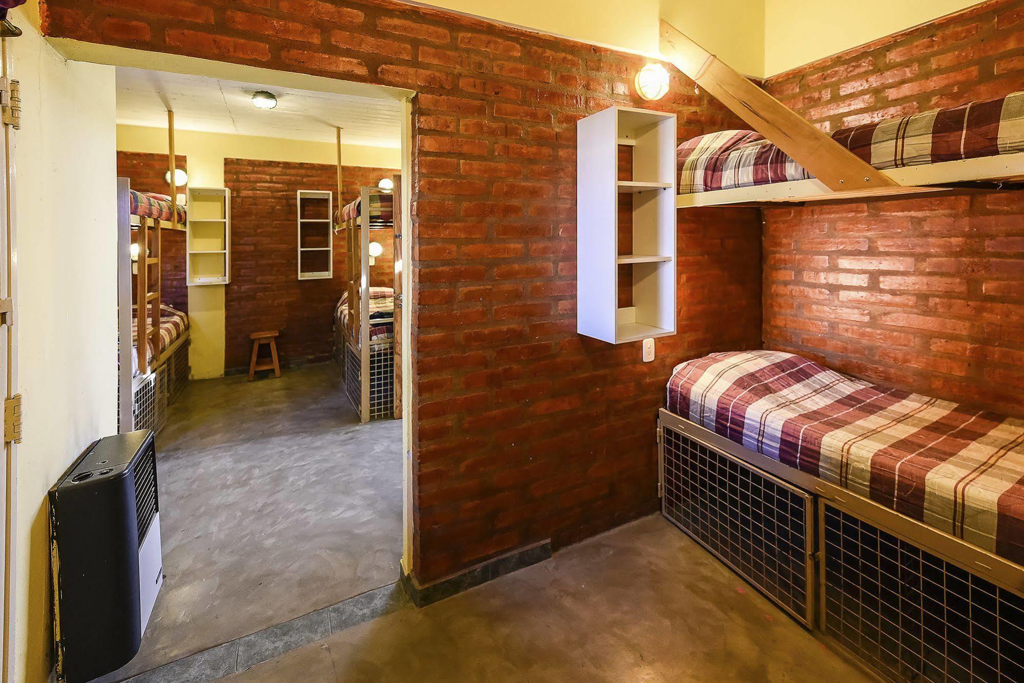 La Tosca Hostel Puerto Madryn Ngoại thất bức ảnh