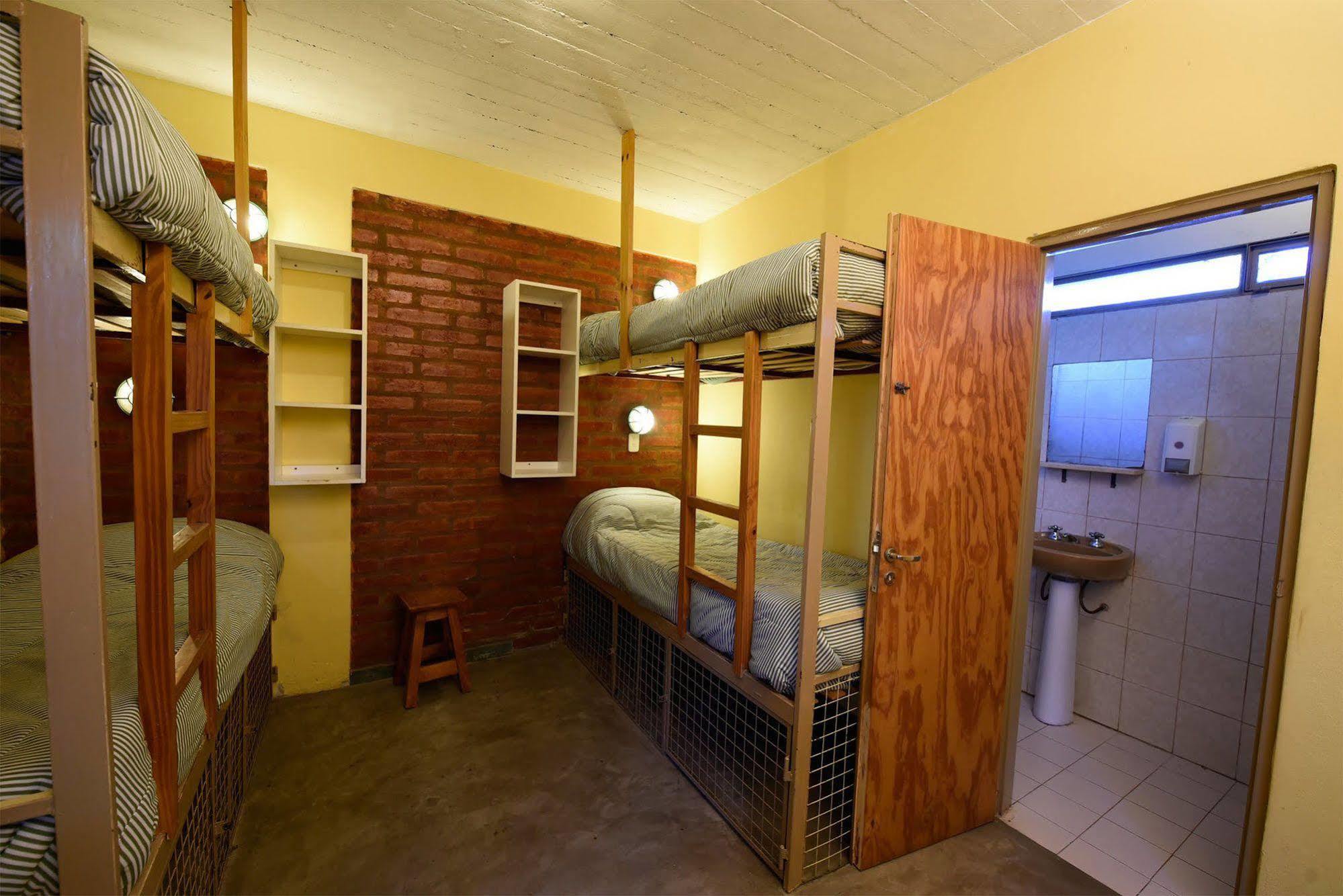 La Tosca Hostel Puerto Madryn Ngoại thất bức ảnh