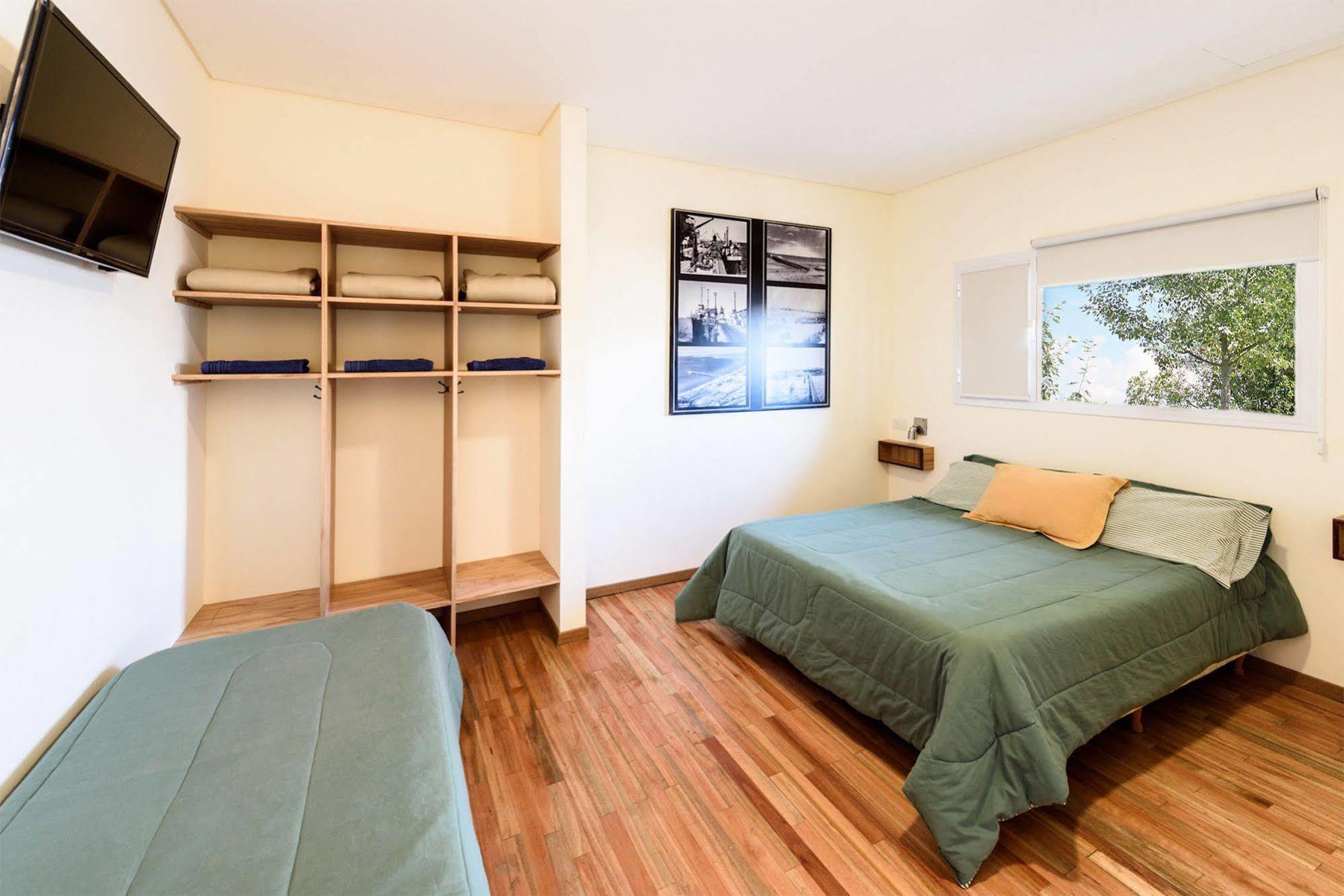 La Tosca Hostel Puerto Madryn Ngoại thất bức ảnh
