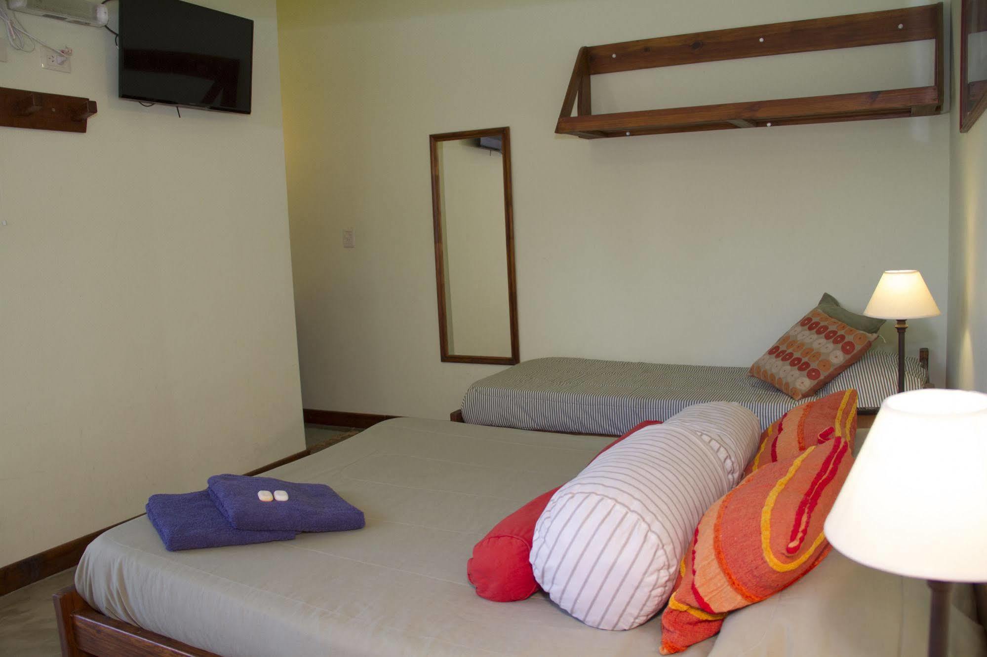 La Tosca Hostel Puerto Madryn Ngoại thất bức ảnh