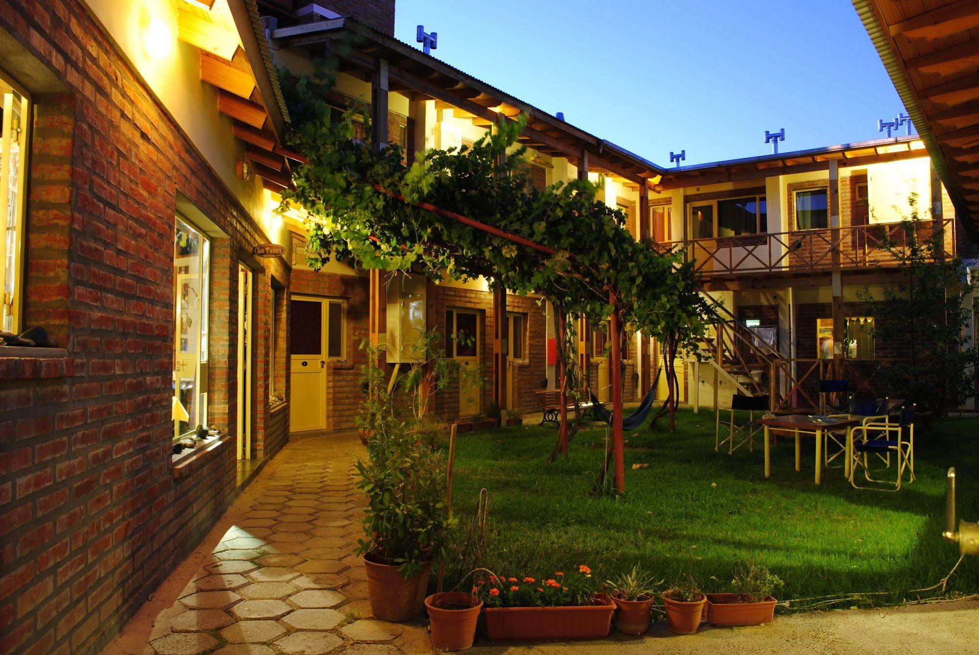 La Tosca Hostel Puerto Madryn Ngoại thất bức ảnh